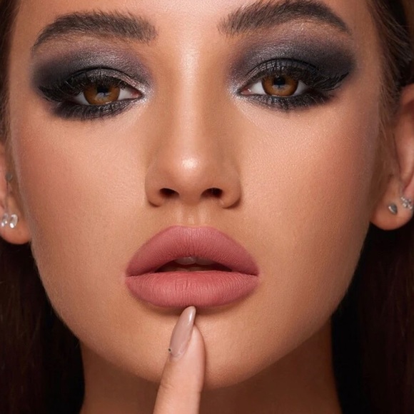 9 piece Eyeshadow Palette Black and Grays - Picture 3 of 4